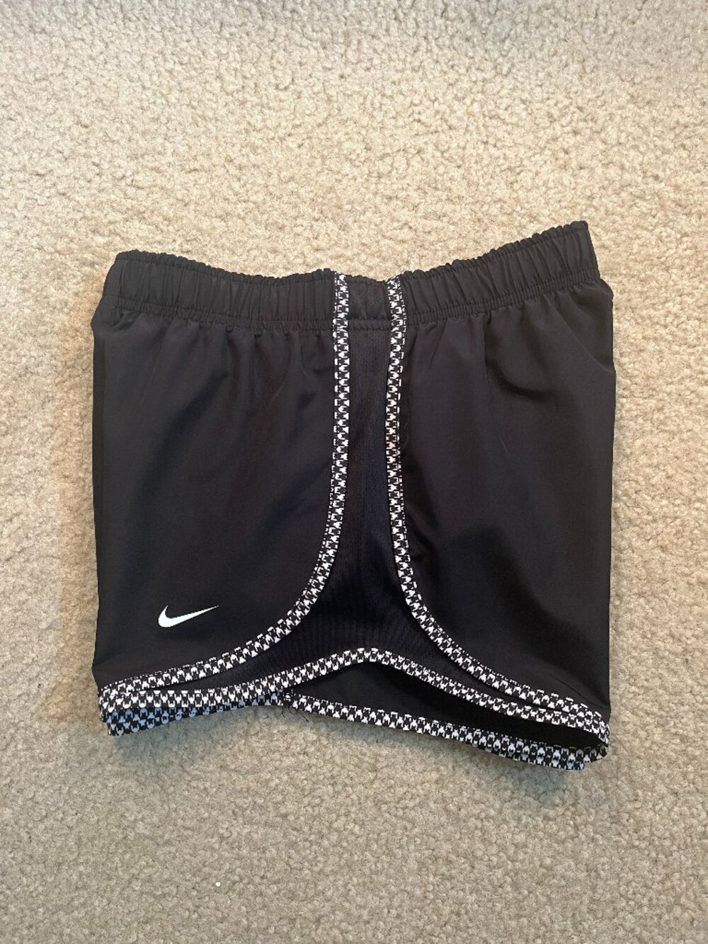 Nike Tempo Athletic Shorts • Size X-Small • Black Houndstooth
